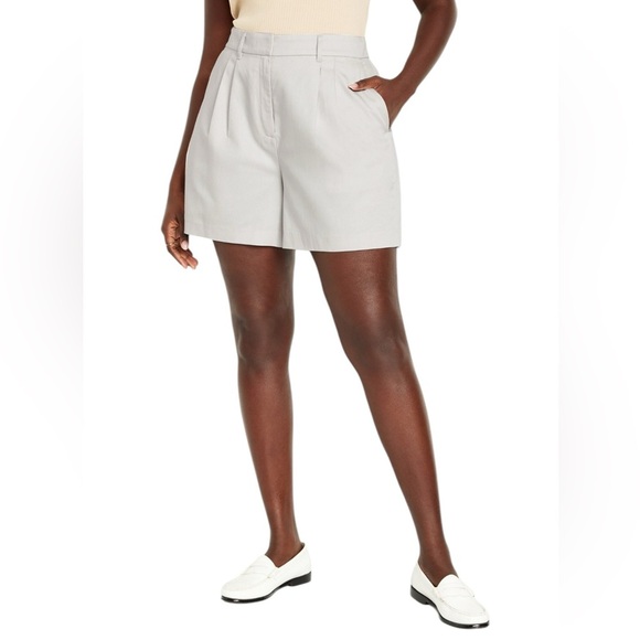 Old Navy Extra High-Waisted Taylor
Trouser Shorts 5-inch inseam Size 3X New - Picture 5 of 13
